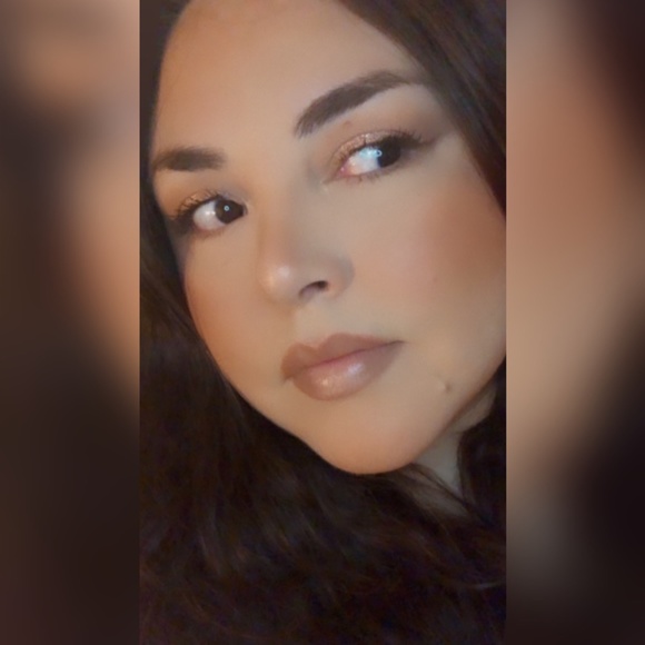 Meet your Posher, Angie - Picture 3 of 3